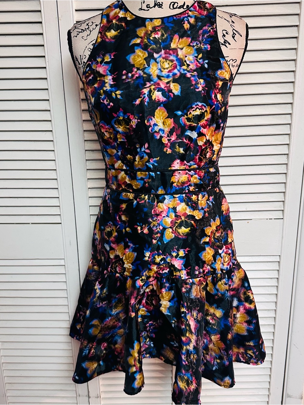 Nicole Miller Dress Size 4